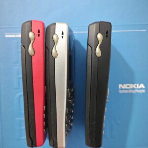 Nokia 8250 4 colors (Unlocked) mobile phone gsm - Image 3