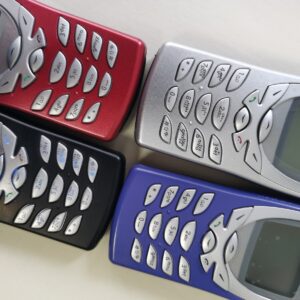 Nokia 8250 4 colors (Unlocked) mobile phone gsm - Image 9