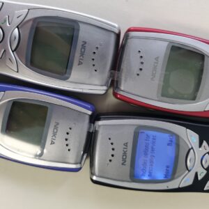 Nokia 8250 4 colors (Unlocked) mobile phone gsm - Image 10