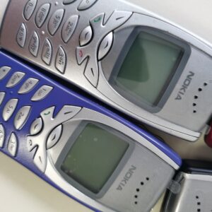 Nokia 8250 4 colors (Unlocked) mobile phone gsm - Image 11