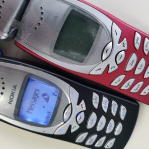 Nokia 8250 4 colors (Unlocked) mobile phone gsm - Image 12