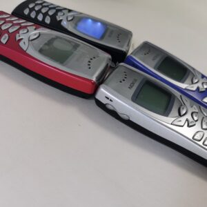 Nokia 8250 4 colors (Unlocked) mobile phone gsm - Image 13