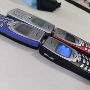 Nokia 8250 4 colors (Unlocked) mobile phone gsm - Image 14