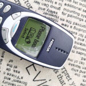 Nokia 3310 - blue (Unlocked) Cellular Phone - Image 9