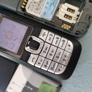 Nokia 2610 - Black unlocked 2G GSM (AT&T) Cellular Phone - Image 2