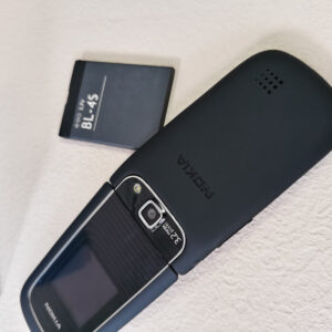 Unlocked Nokia 3710 Fold Mobile Phone - Image 11