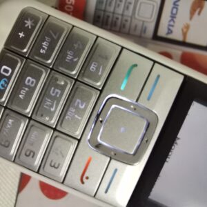 Nokia 5070 - Red (Unlocked) Cellular Phone - Image 3