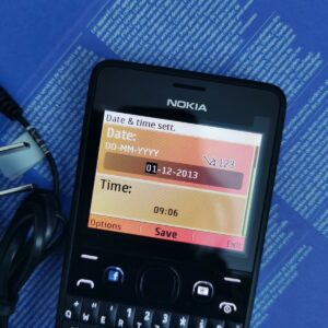 Nokia Asha 210 (2013)  mobile phones Unlocked GSM 2.4`Dual single SIM Cards Bundle Description 1 battery SIM Card Slot Single SIM - Image 2