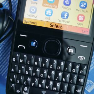 Nokia Asha 210 (2013)  mobile phones Unlocked GSM 2.4`Dual single SIM Cards Bundle Description 1 battery SIM Card Slot Single SIM - Image 4