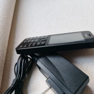 Excellent condition Nokia Asha 301 Black (Unlocked) Mobile Phone + 12 Months War SIM Single sim Battery 1 battery - Image 5