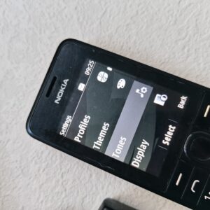 Excellent condition Nokia Asha 301 Black (Unlocked) Mobile Phone + 12 Months War SIM Single sim Battery 1 battery - Image 10