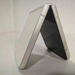 Samsung Galaxy Z Flip3 5G 6.7" 12MP Android 14 128GB 8GB RAM smartphone - Image 5