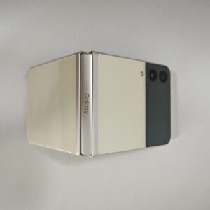 Samsung Galaxy Z Flip3 5G 6.7" 12MP Android 14 128GB 8GB RAM smartphone - Image 9