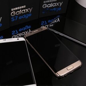 Samsung Galaxy S7 Edge SM-G935F - 32GB (Unlocked) (Single SIM) 4G LTE Colors White - Image 2