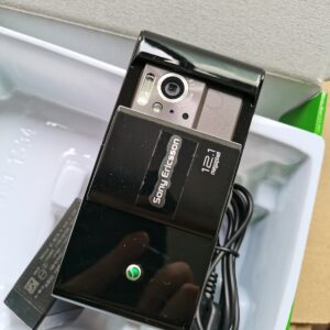 Sony Ericsson Satio U1i Unlocked 3G networks Black excellent conditon - Image 2