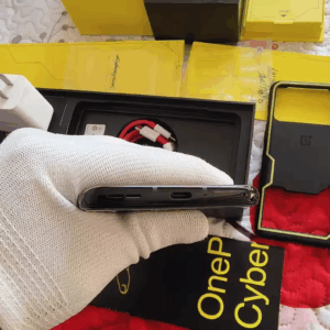 OnePlus 8T Cyberpunk limited edition 12+256G Google Unlocked Original Package Mobile phones and all accessories - Image 10