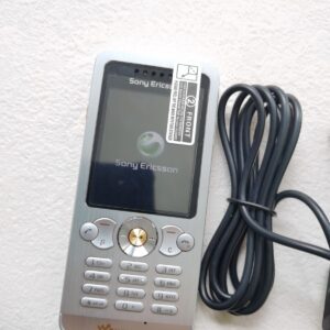 Sony Ericcson Walkman W302 - silver Black (Unlocked) Cellular  Bundle Description 1 battery - Image 2