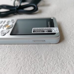Sony Ericcson Walkman W302 - silver Black (Unlocked) Cellular  Bundle Description 1 battery - Image 10