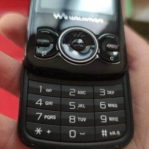 Sony Ericsson Walkman W100 W100i - Stealth Black (Unlocked ) GSM Mobile PhoneSo - Image 8