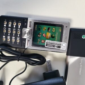 original sony ericsson T650 T650i keyboard phone 16 MB