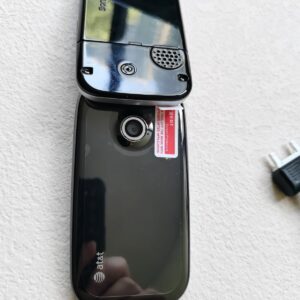 Sony Ericsson Z610i - Gray (Faulty) Flip Basic Button Classic Mobile Phone Bundle Description 2 batteries - Image 10