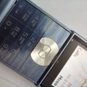 Sony Ericsson W350 Cellular Phone Bundle Description 2 batteries - Image 2