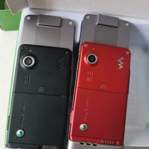Sony Ericsson Sony Ericcson Walkman W910i  (Unlocked) Cellular Phone Bundle Description 1 battery Color Black