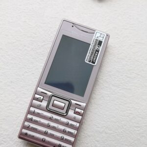 Sony Ericsson Elm J10, J10i, - Metal black / Pink (Unlocked) Cellular Phone Color Pink Battery 2 batteries - Image 11