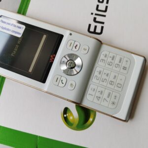 Sony Ericsson Walkman W910i W910 Cell Phone wHITE (Unlocked) Working very well - Image 8