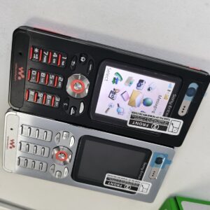 Sony Ericsson W880 W880i (Unlocked) Cellular Phone - Image 5
