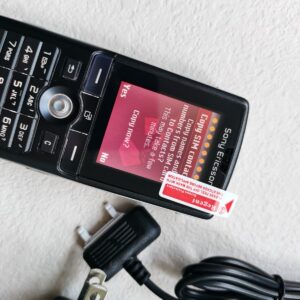 Sony Ericsson K750 Very Rare - For Collectors - Unlocked Bundle Description 1 battery