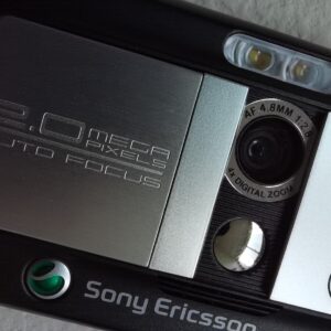 Sony Ericsson K750 Very Rare - For Collectors - Unlocked Bundle Description 1 battery - Image 3