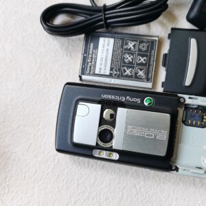 Sony Ericsson K750 Very Rare - For Collectors - Unlocked Bundle Description 1 battery - Image 11