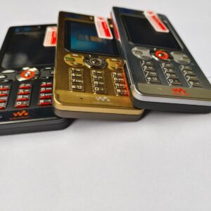 Original Unlocked Sony Ericsson w880 w880i Mobile Phone 3G Bluetooth MP3 Player Colors Black Bundle Description 1 battery