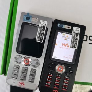 Original Unlocked Sony Ericsson w880 w880i Mobile Phone 3G Bluetooth MP3 Player Colors Black Bundle Description 1 battery - Image 4