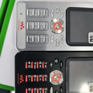 Original Unlocked Sony Ericsson w880 w880i Mobile Phone 3G Bluetooth MP3 Player Colors Black Bundle Description 1 battery - Image 5