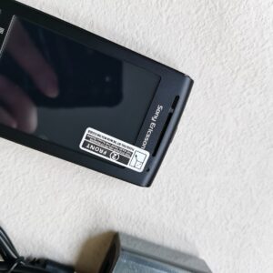 Sony Ericsson Xperia X8 E15, E15i, E15a (Unlocked) Mobile phone Android 2.1 Bundle Description 1 battery