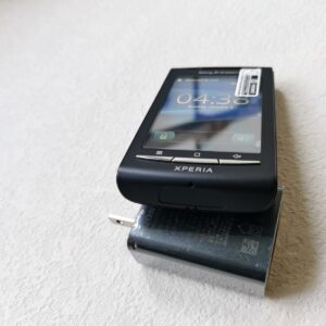 Sony Ericsson Xperia X8 E15, E15i, E15a (Unlocked) Mobile phone Android 2.1 Bundle Description 1 battery - Image 9