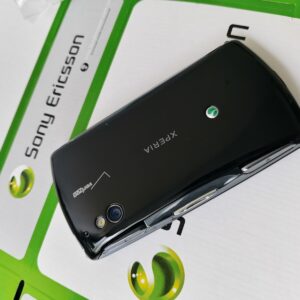 Sony Ericsson Xperia Play R800 R800i Unlocked Slide-Out Smartphone 400 MB - Image 2