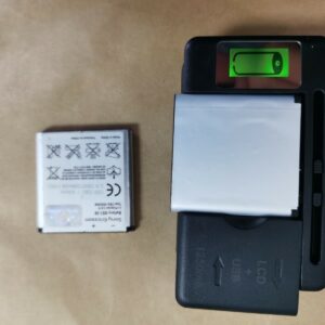 Bst-38+ LCD Charger for Sony Ericsson C510 C902 C905 S500 W760 W902 S550 U20 Package Included  1battery+1charger - Image 4