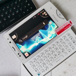 Sony Ericsson Xperia Mini Pro SK17, SK17i Slide Phone 3G WIFI Qwerty Keyboard Color White