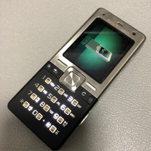 Sony Ericsson T650 T650i 3G 2G unlocked GSM 900 / 1800 / 1900 keyboard phone - Image 6