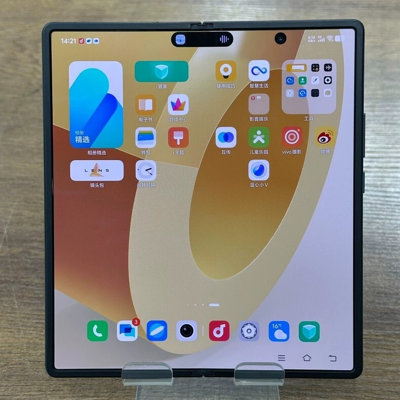 vivo X Fold+ 8.03" 50MP Foldable LTPO AMOLED 512GB 12GB RAM CN version Colors random color Storage 12+256G Charger Included Yes