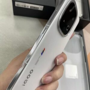 vivo iQOO 13 6.82" 50MP LTPO AMOLED 144Hz Snapdragon 8 Elite  High-Res Camera Colors Random color or color noted by yourself Charger Included Yes Storage Capacity 256GB 12GB - Image 2