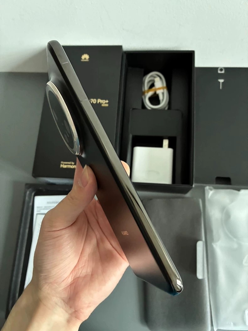 Huawei Mate 70 Pro+ HarmonyOS 4.3 Kirin 9020 16+1TB Google play Storage 16+1TB Package Mobile phones and all accessories - Image 8