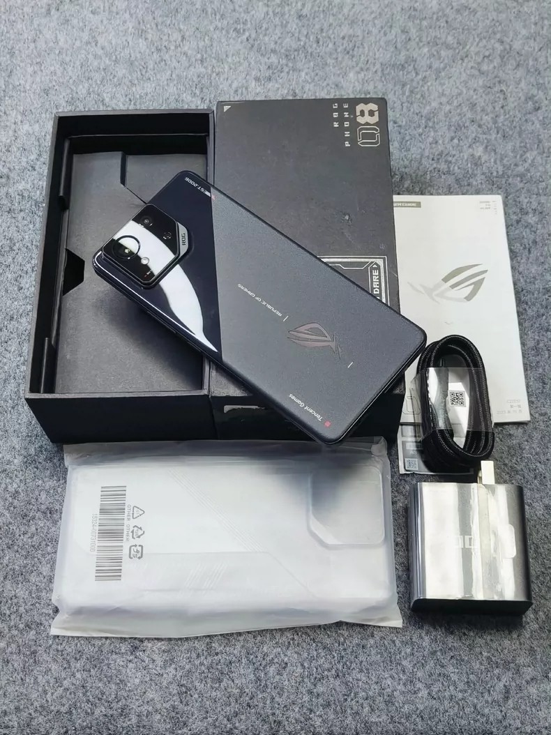 Original Asus ROG Phone 8 5G 6.78" 50MP Android Google Play Global 16+512GB Color please note the color Charger Included Yes - Image 9