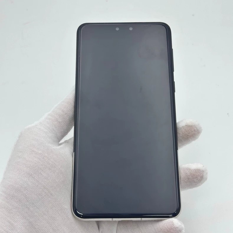 Huawei Mate 60 Pro+ 6.76" 50MP 16+1TB Kirin 9000S HarmonyOS Google play Charger Included Yes Storage Capacity 16+1TB - Image 12