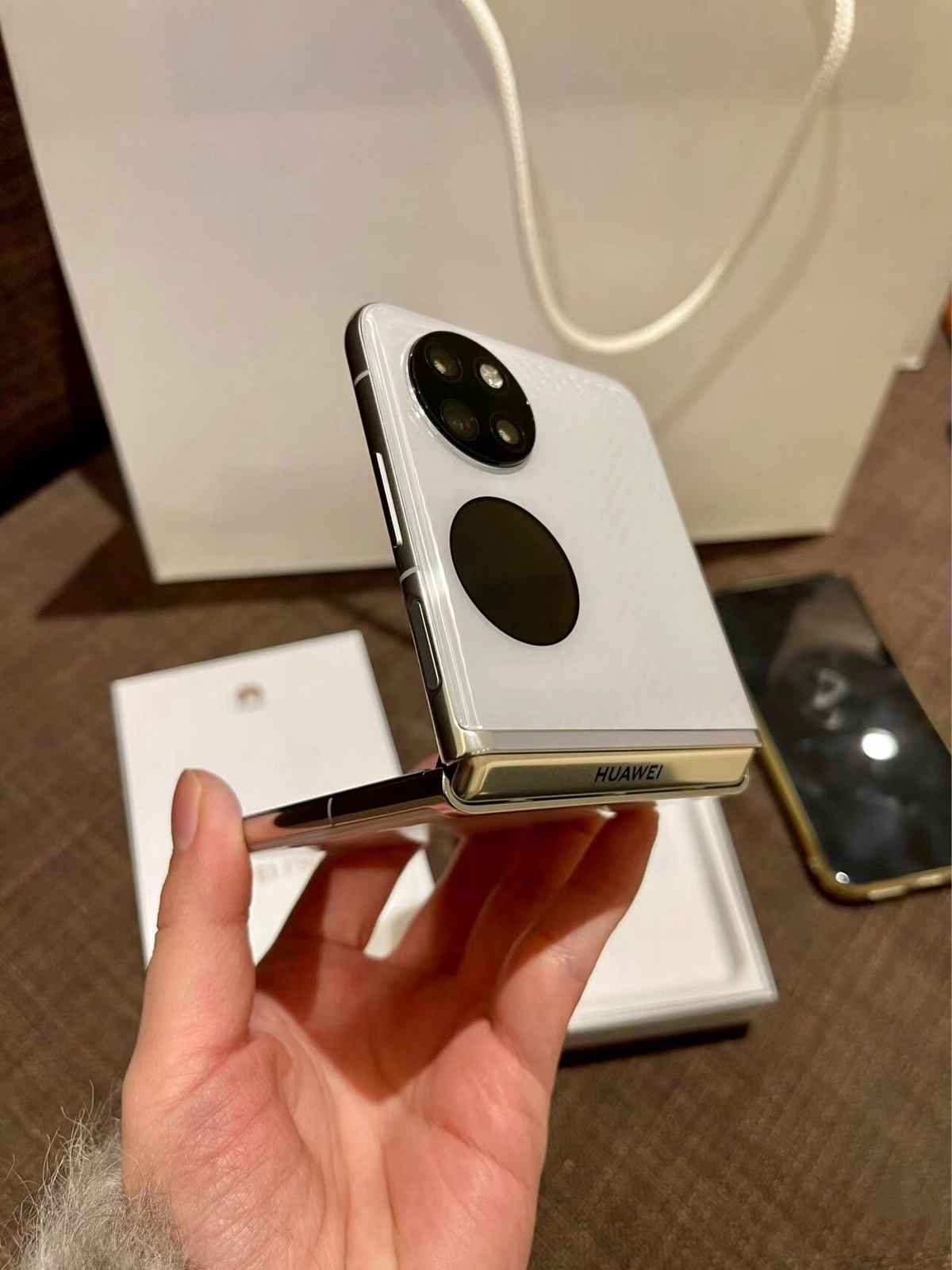 Huawei P50 Pocket 256GB/512GB HarmonyOS 2.0 Snapdragon no Google Play Color random color Storage Capacity 12+512 GB - Image 4