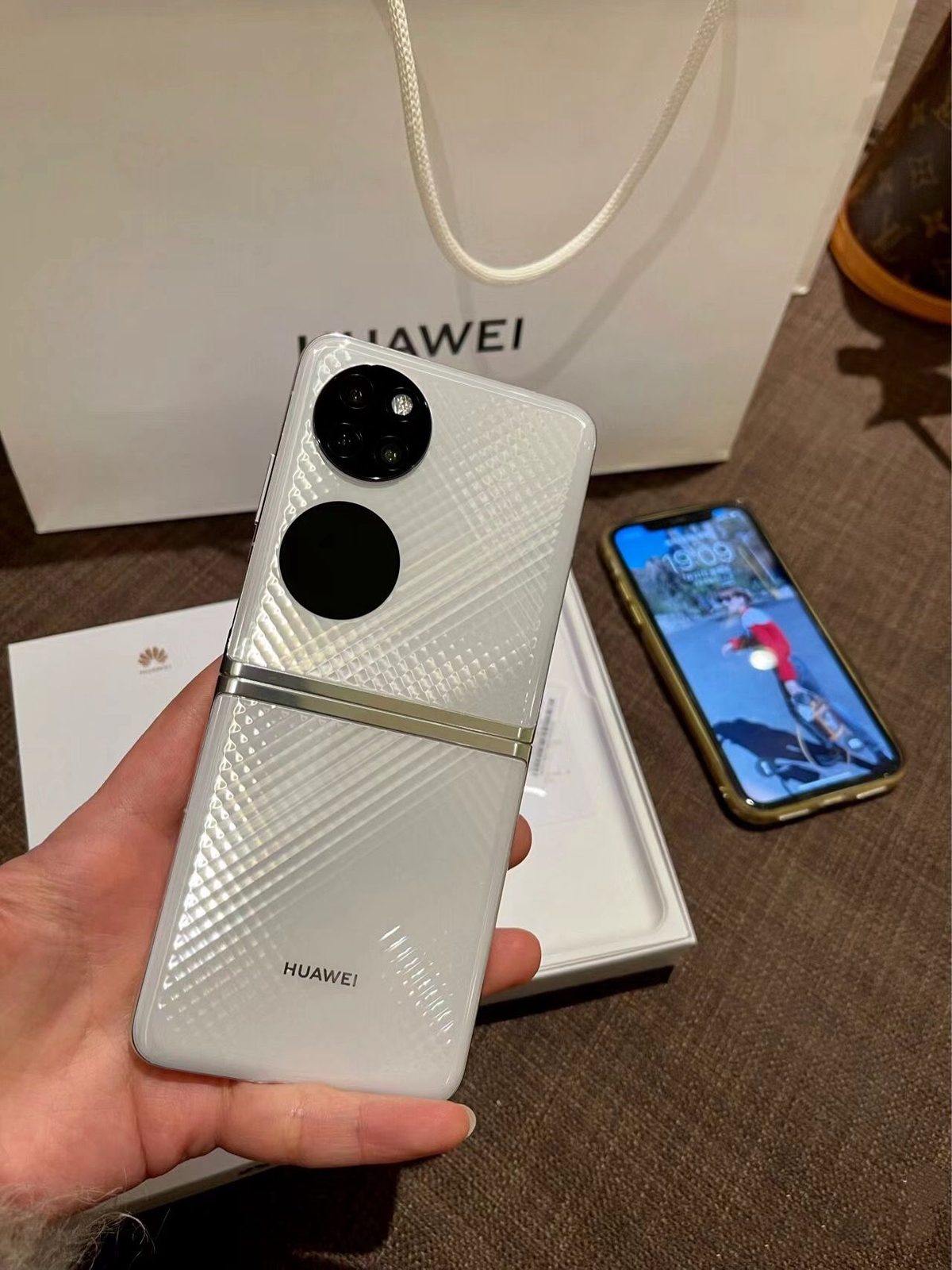 Huawei P50 Pocket 256GB/512GB HarmonyOS 2.0 Snapdragon no Google Play Color random color Storage Capacity 12+512 GB - Image 5