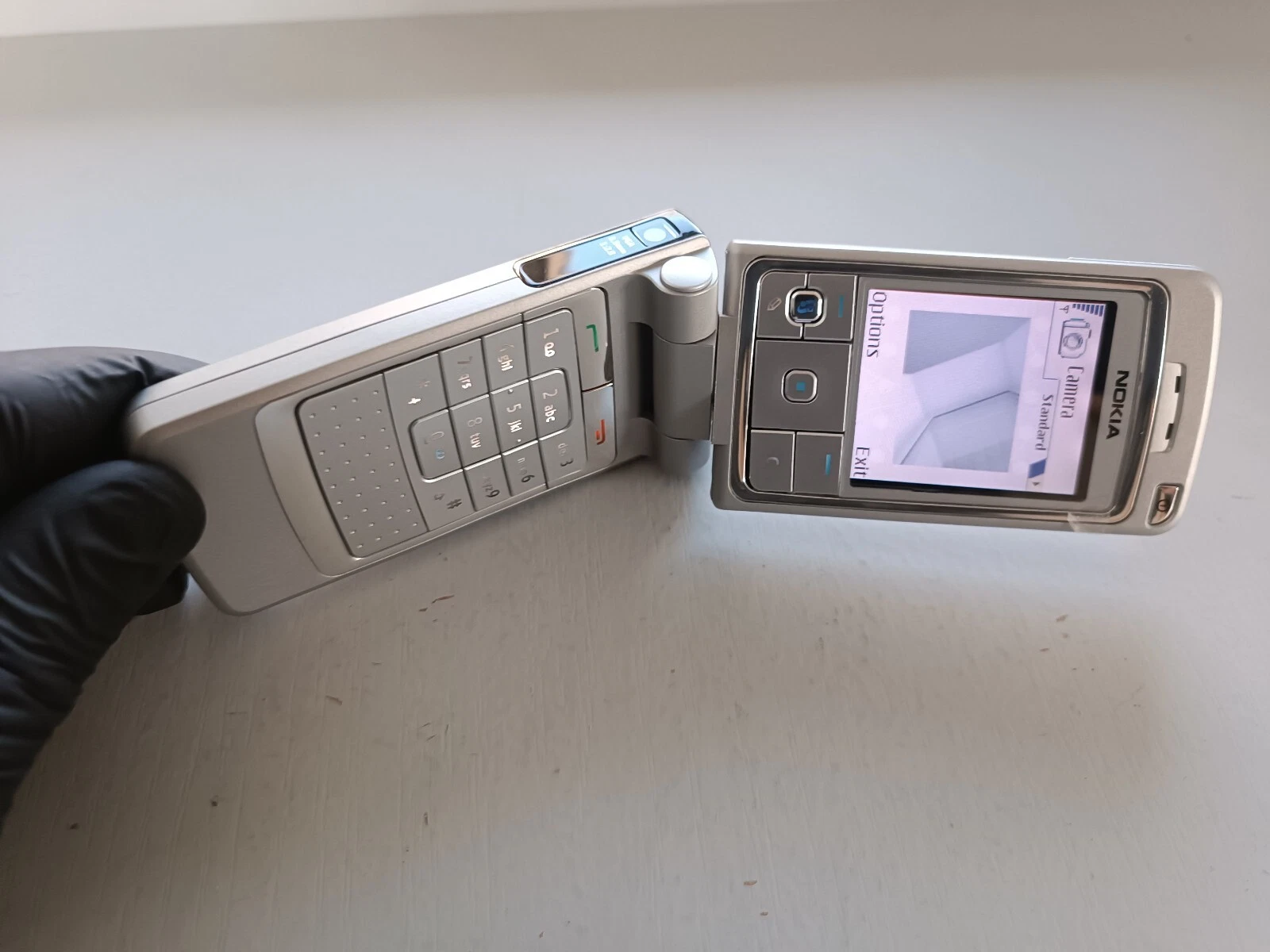 Nokia 6260 Vintage Flip Unlocked Mobile Phone - Image 5